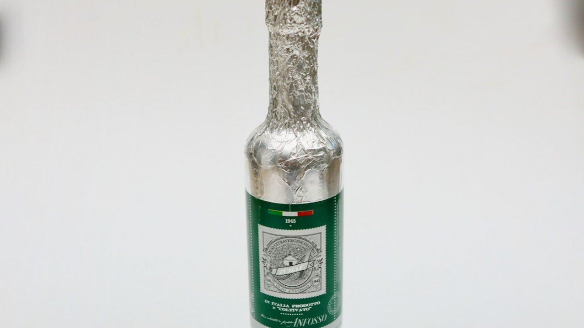 Unrefined Olive Oil «Tumai» in a Silver Foil