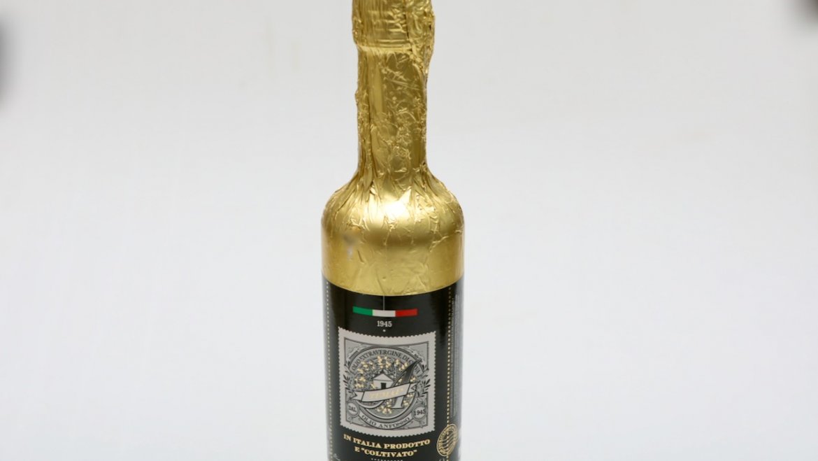 Unrefined Olive Oil «Tumai» in a Gold Foil
